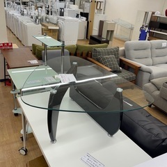 1101-002 ★リユースのサカイ幸手店★　ガラステーブル¥2,200(税込)【備考】W100×D75×H39の画像