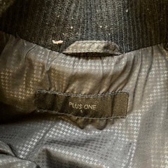 K2511-033 PLUS ONE ミリタリージャケット M-65 Lサイズ ブラック 色あせ、毛玉ありの画像