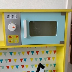 子供用キッチン棚安&知育玩具の画像