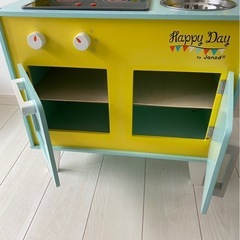 子供用キッチン棚安&知育玩具の画像