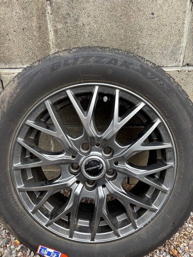 【購入者決定】スタッドレスタイヤ4本セット　アルミホイール付　185 60 R15