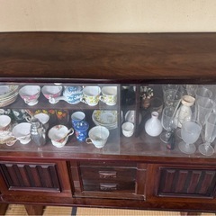 昭和レトロ　サイドボード　食器棚の画像