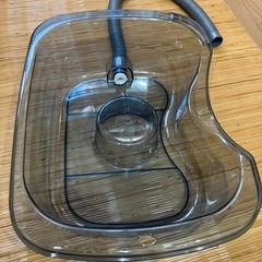 洗髪容器と折り畳み式のバケツの画像