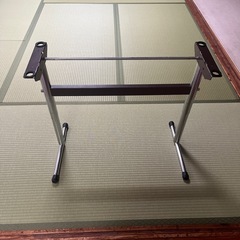 電子オルガンの台の画像