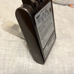 ダイソン掃除機とスタンドまとめてお譲りします。の画像