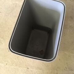 【引き取り限定。置き配。越前市】ゴミ箱Aの画像