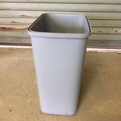 【引き取り限定。置き配。越前市】ゴミ箱Aの画像