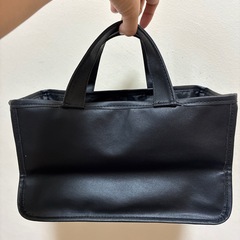 shu uemuraメイクポーチの画像