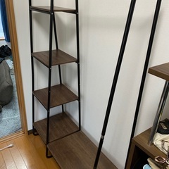 棚付き洋服ラックの画像