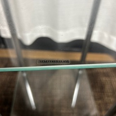 ガラス　袖机の画像