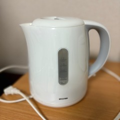 炊飯器とケトルのセットの画像