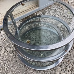 ガラステーブル　変形するタイプ　丸型　サビの画像