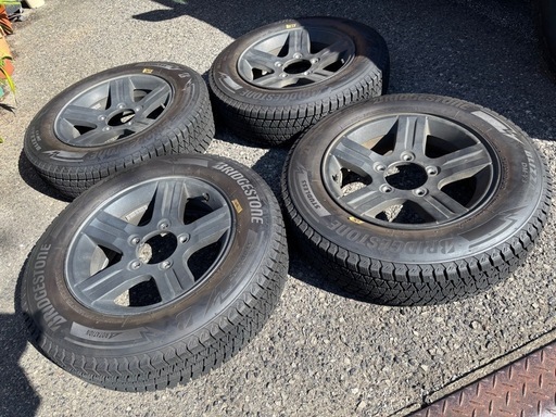 ジムニー　ブリザック　スタッドレス 4本セットＤＭ-V3 　JB23純正ホイール付き