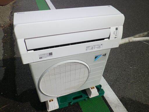 ダイキン　6畳～8畳用エアコン　AN22WCS-W 　2019年　お掃除機能、高速ストリーマー空気清浄付き