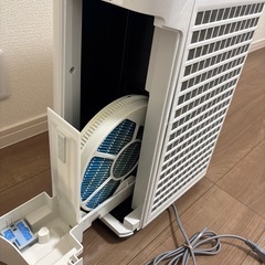SHARP 加湿空気清浄機　KC-J50　の画像