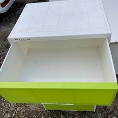 プラスチックのチェスト5段の画像