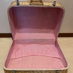 レトロな藤製トランクバスケット チェック柄 内側 おしゃれ アンティーク風の画像