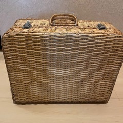 レトロな藤製トランクバスケット チェック柄 内側 おしゃれ アンティーク風の画像