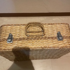 レトロな藤製トランクバスケット チェック柄 内側 おしゃれ アンティーク風の画像