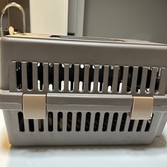 ペット　携帯用ケージ
の画像