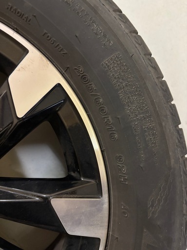 フォルクスワーゲンT-Crossタイヤブリジストン205/60Ｒ16　純正
アルミホイール付き