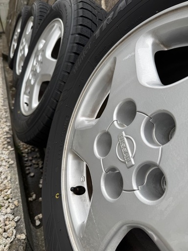 24年製造 国産スタッドレス215/65R16
