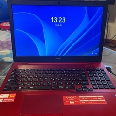 FUJITSU のノートパソコンの画像