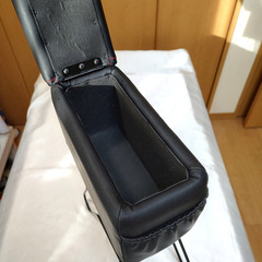 カー用品まとめ売り シガーソケット増設 アームレストの画像