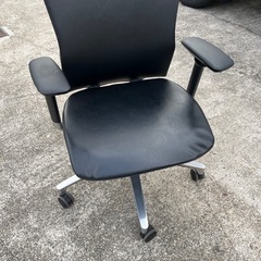椅子　チェア　オフィスチェア　レザー　PCチェア　キャスター付き　高さ調節かのう可能の画像