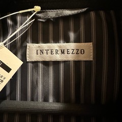 【定価半額以下‼️新品・タグ付き】INTERMEZZOのコートの画像