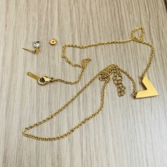 遺品整理品　k18刻印有り　アクセサリーまとめ売り　ジャンク　ネックレス　指輪の画像