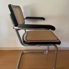 ラタンチェアの画像