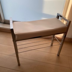 【受付終了】玄関の椅子　の画像