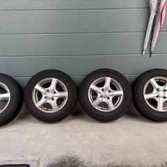 スタッドレスタイヤの画像