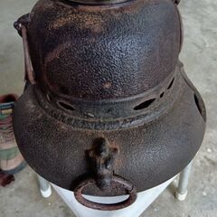 炉壇と茶釜の画像