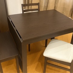 ニトリ　折りたたみダイニングテーブルセットの画像