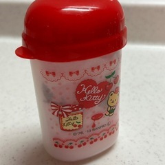 ハローキティ チェリー柄容器　携帯用おしぼり お弁当　遊園地　キャンプの画像