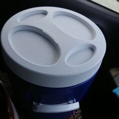 ウォーターサーバー、保冷タイプ、クーラーボックスとしても、新しいです、綺麗です、の画像