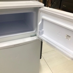 【安心の6ヶ月保証】ELSONIC 2ドア冷蔵庫 EJ-R832W 2021年製の画像