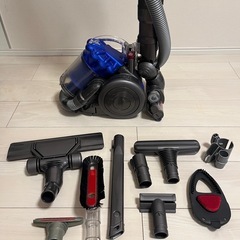 動作品✨ダイソン　掃除機　DC26 アタッチメント多数➕フローリングヘッド付きの画像