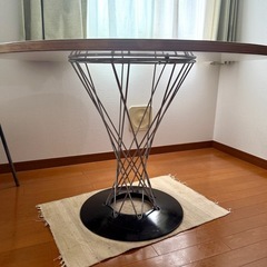 サイクロンテーブルの画像