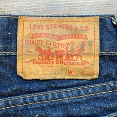K2511-038 Levi's 507 デニム パンツ ダメージ、汚れ有りの画像