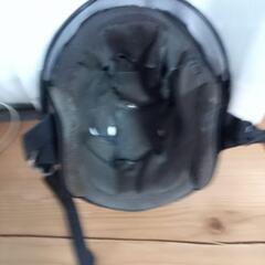 ヘルメットと防寒グローブのセットの画像