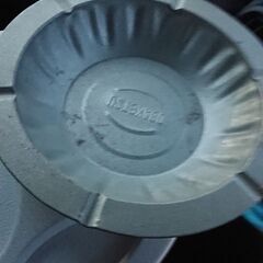 アメリカン、オブジェ、ガルバリュウムで仕上げられた、デカイ灰皿オブジェの画像