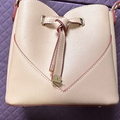 ViS(ビス) ハンドバッグ (スモール) ハートかっとカットハンドバッグ ピンクの画像