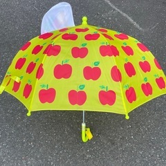 【🍎とイモムシが可愛い♡】子ども用傘　45cm  透明窓付きの画像