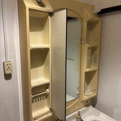 無料！昭和レトロな洗面台　シャワー付の画像