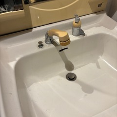 無料！昭和レトロな洗面台　シャワー付の画像