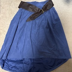 トレーナー2点スカート1点の画像