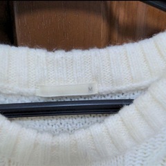 GUセーターホワイトメンズの画像